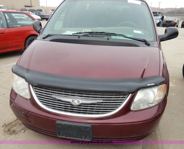 image for item K8907 2001 Chrysler Town & Country LX