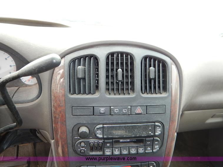 image for item K8907 2001 Chrysler Town & Country LX