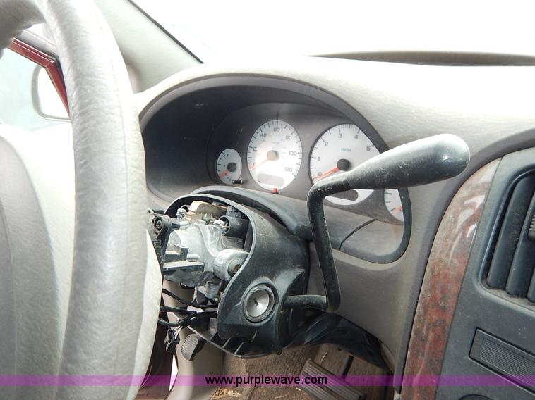 image for item K8907 2001 Chrysler Town & Country LX