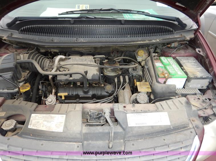 image for item K8907 2001 Chrysler Town & Country LX