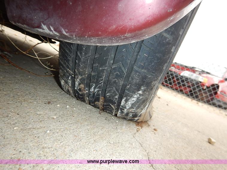 image for item K8907 2001 Chrysler Town & Country LX