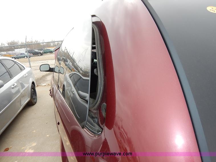 image for item K8907 2001 Chrysler Town & Country LX