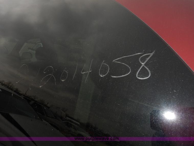 image for item K8907 2001 Chrysler Town & Country LX