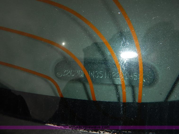 image for item K8907 2001 Chrysler Town & Country LX