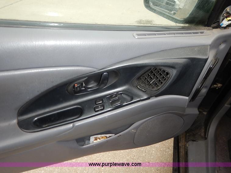 image for item K8914 2000 Chrysler Sebring LX