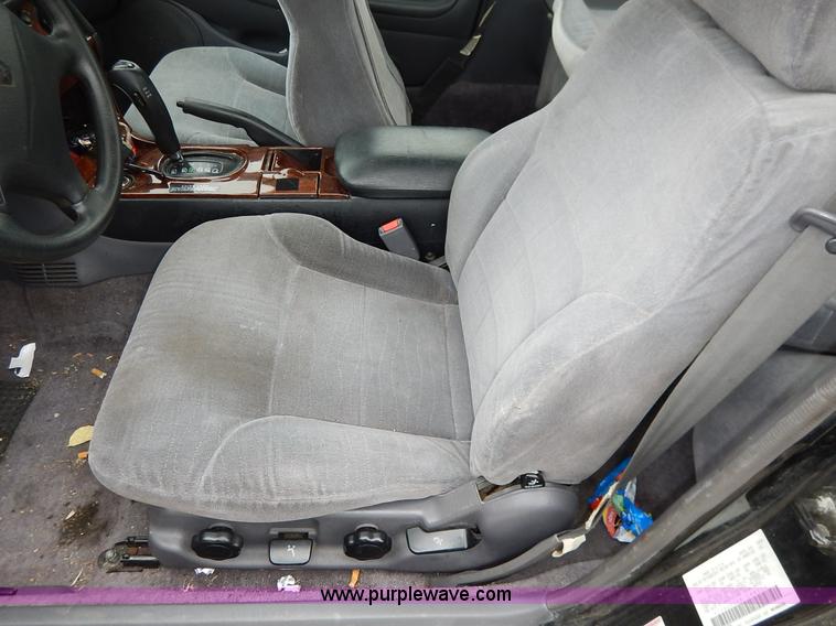 image for item K8914 2000 Chrysler Sebring LX