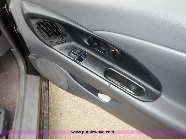 image for item K8914 2000 Chrysler Sebring LX
