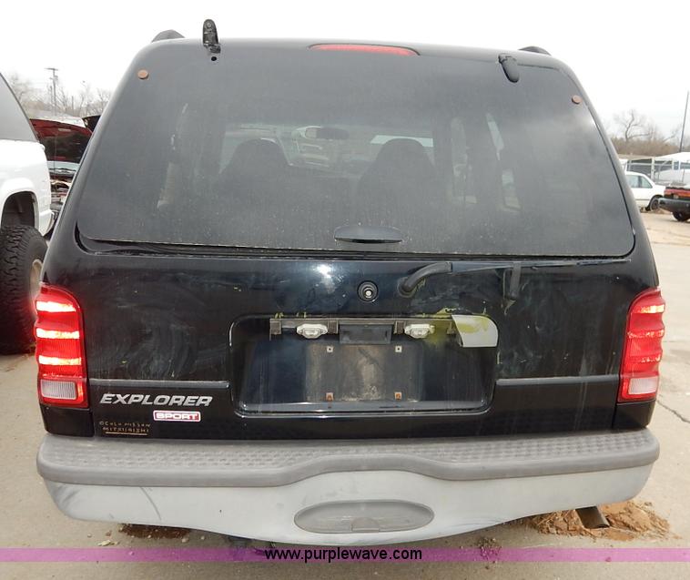 image for item K8916 2001 Ford Explorer
