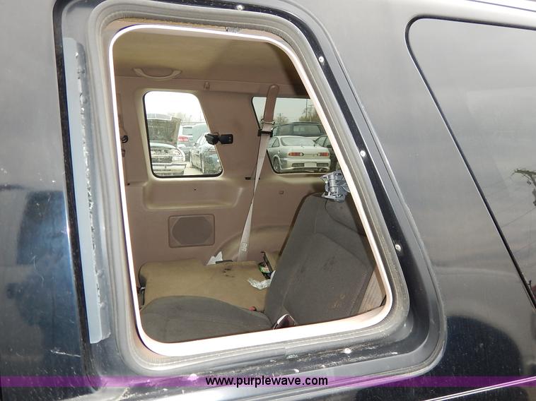 image for item K8916 2001 Ford Explorer