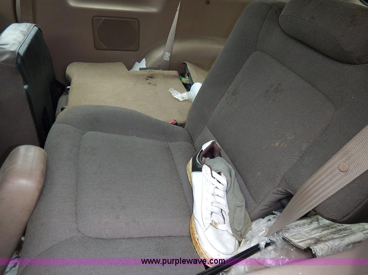 image for item K8916 2001 Ford Explorer