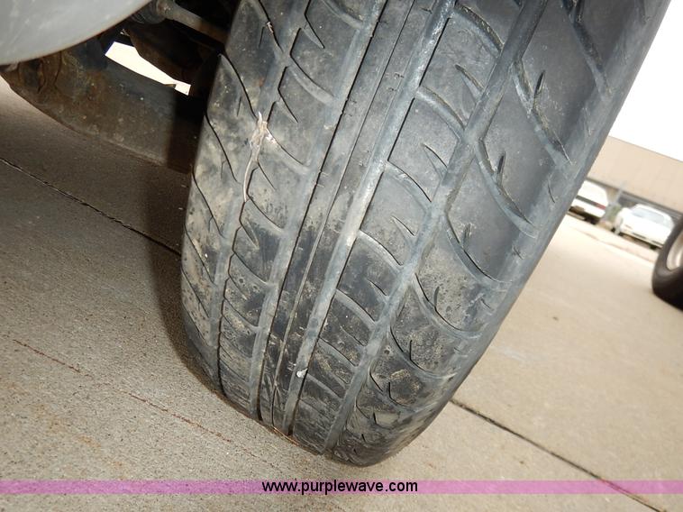 image for item K8916 2001 Ford Explorer