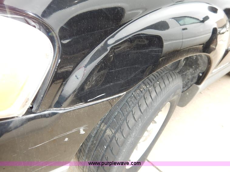 image for item K8916 2001 Ford Explorer