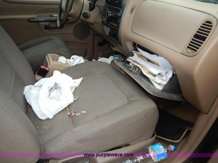 image for item K8916 2001 Ford Explorer