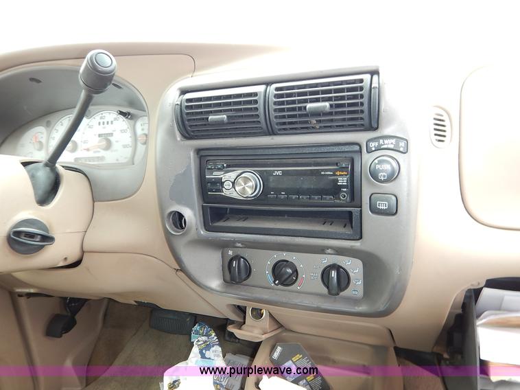 image for item K8916 2001 Ford Explorer