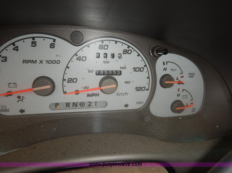 image for item K8916 2001 Ford Explorer