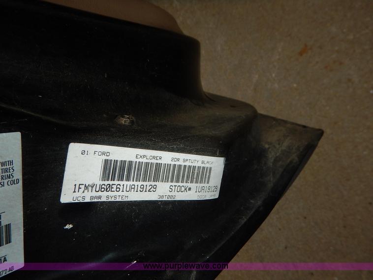image for item K8916 2001 Ford Explorer