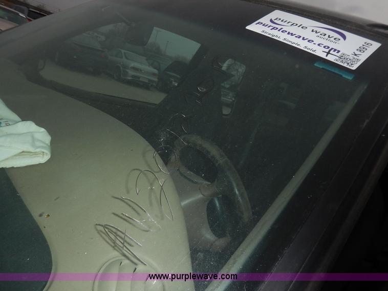 image for item K8916 2001 Ford Explorer