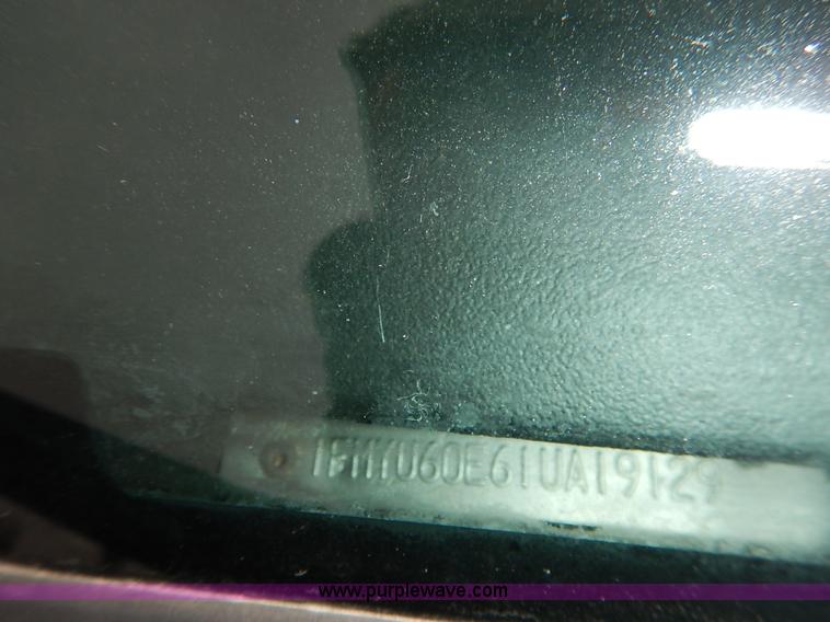 image for item K8916 2001 Ford Explorer