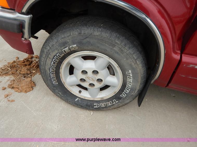 image for item K8917 1998 Chevrolet Blazer SUV