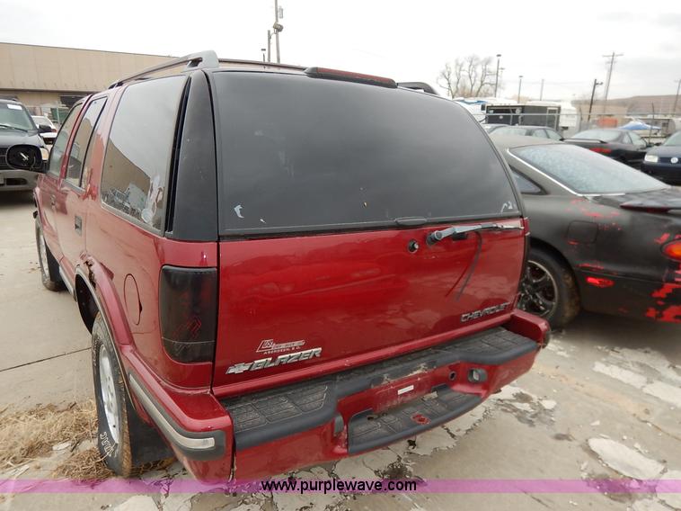 image for item K8917 1998 Chevrolet Blazer SUV