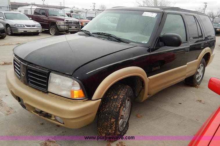 image for item K8920 2000 Oldsmobile Bravada SUV