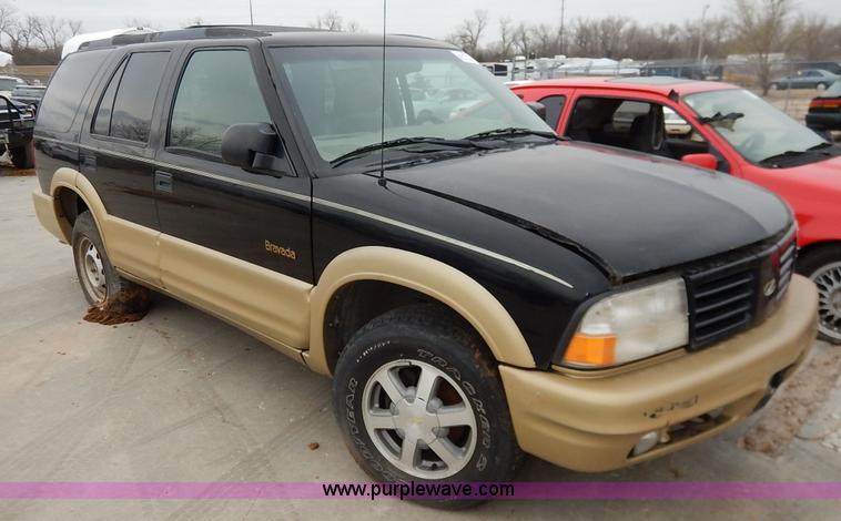 image for item K8920 2000 Oldsmobile Bravada SUV