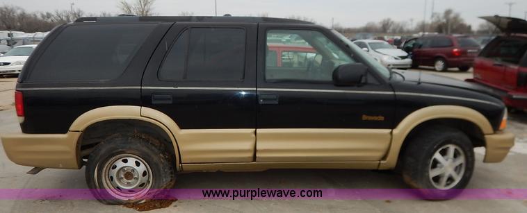 image for item K8920 2000 Oldsmobile Bravada SUV
