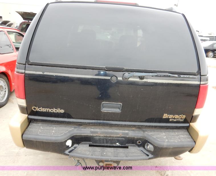 image for item K8920 2000 Oldsmobile Bravada SUV