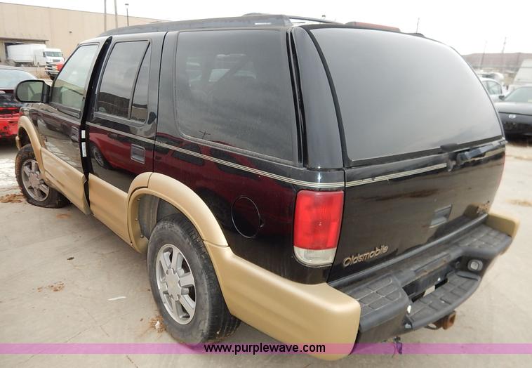 image for item K8920 2000 Oldsmobile Bravada SUV
