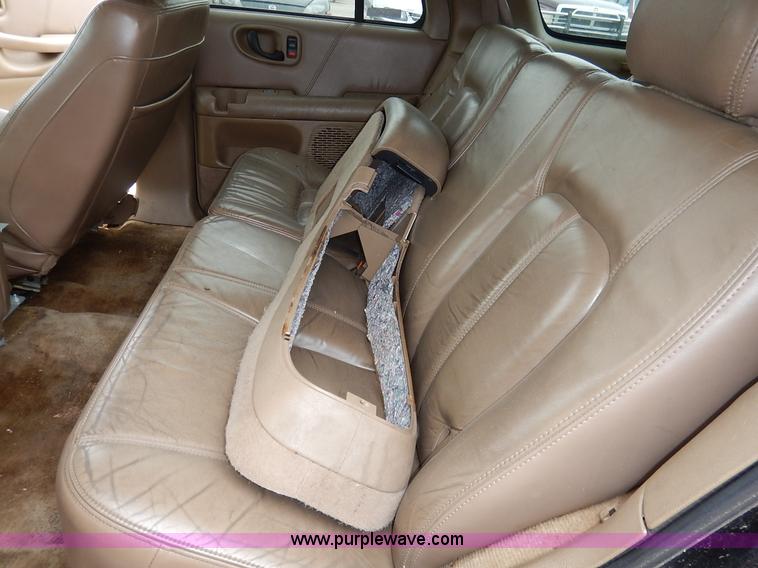 image for item K8920 2000 Oldsmobile Bravada SUV