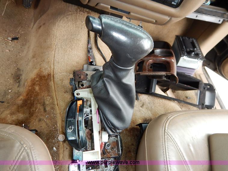 image for item K8920 2000 Oldsmobile Bravada SUV