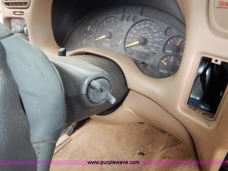 image for item K8920 2000 Oldsmobile Bravada SUV