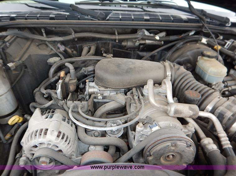 image for item K8920 2000 Oldsmobile Bravada SUV