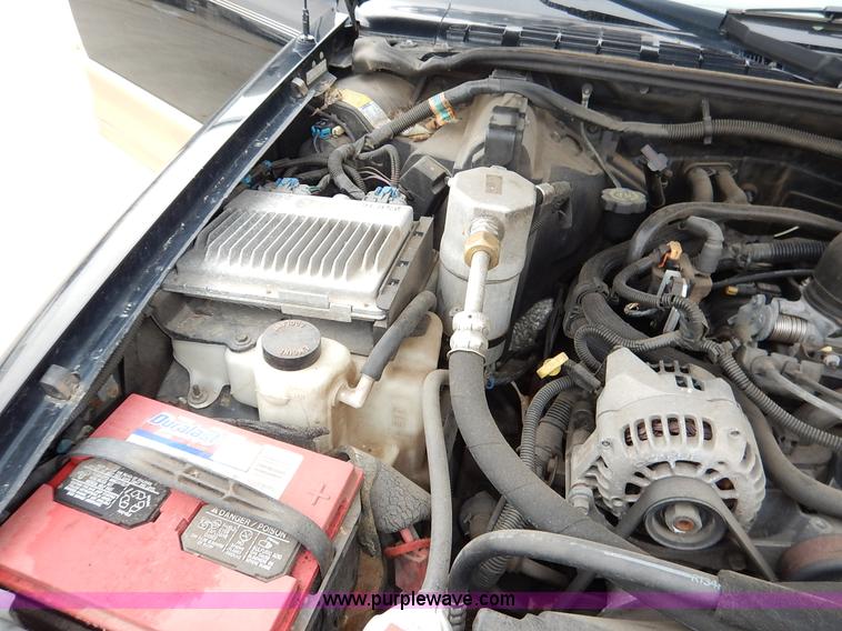 image for item K8920 2000 Oldsmobile Bravada SUV