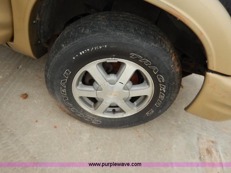 image for item K8920 2000 Oldsmobile Bravada SUV