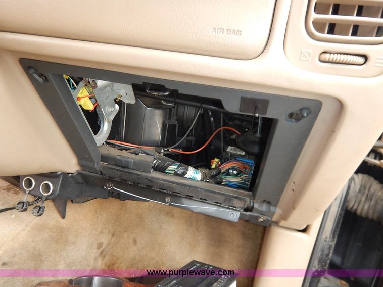 image for item K8920 2000 Oldsmobile Bravada SUV