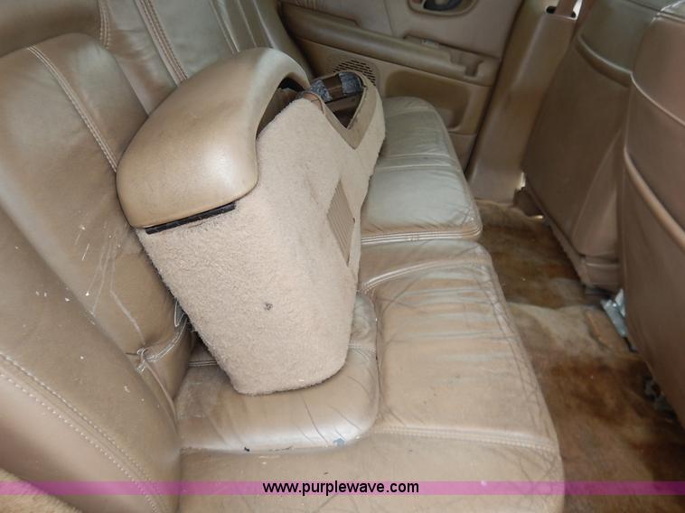 image for item K8920 2000 Oldsmobile Bravada SUV