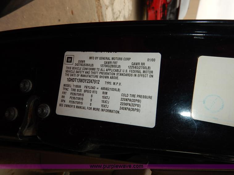 image for item K8920 2000 Oldsmobile Bravada SUV
