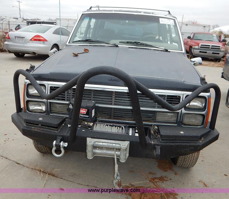 image for item K8921 1990 Jeep Wagoneer SUV
