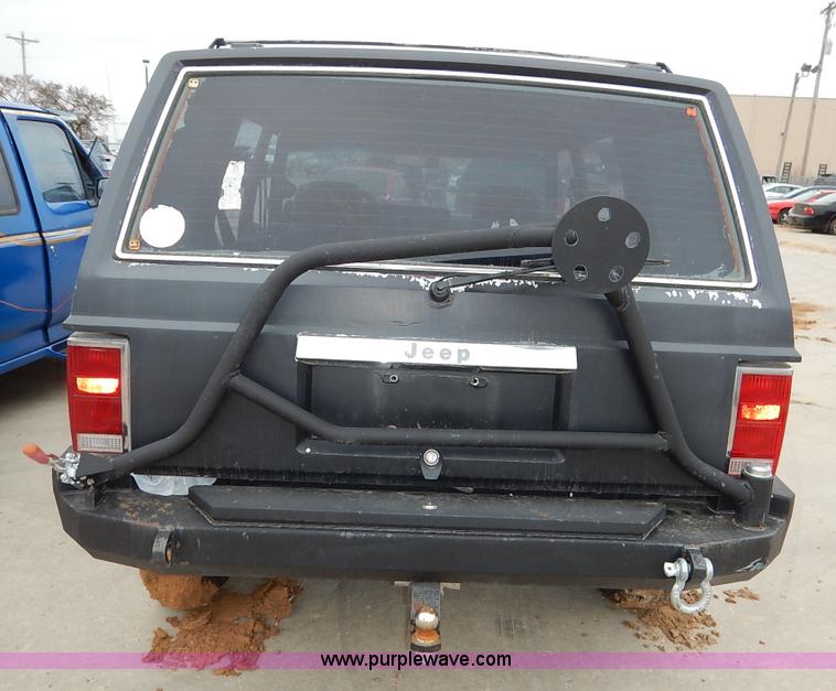 image for item K8921 1990 Jeep Wagoneer SUV