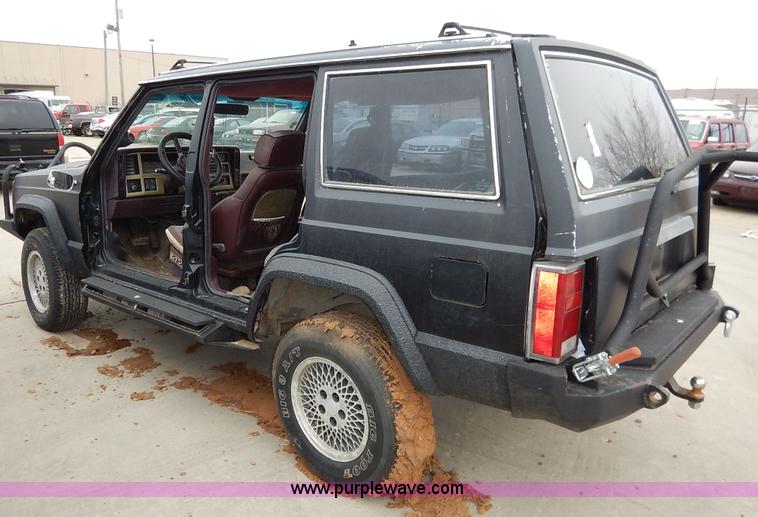 image for item K8921 1990 Jeep Wagoneer SUV