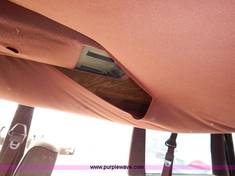 image for item K8921 1990 Jeep Wagoneer SUV