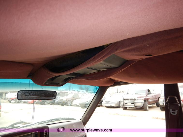 image for item K8921 1990 Jeep Wagoneer SUV