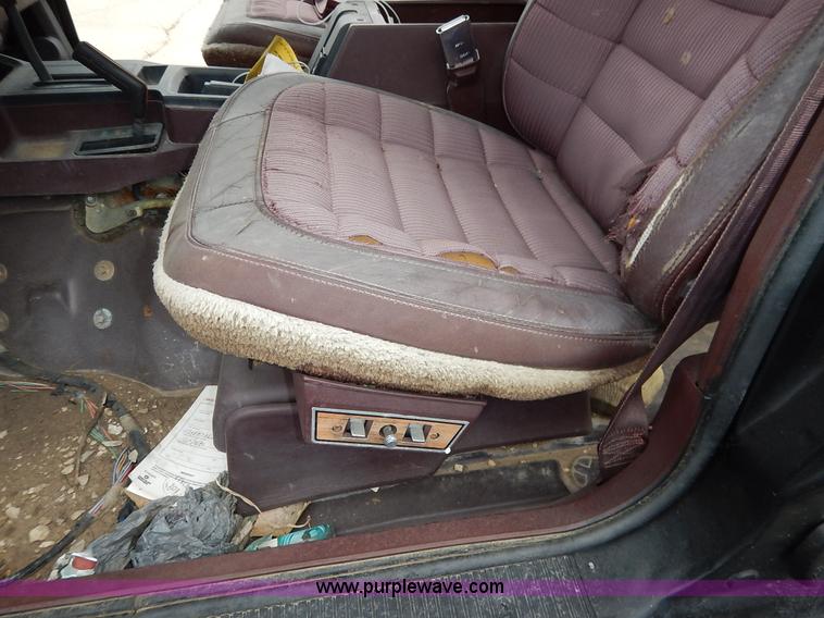 image for item K8921 1990 Jeep Wagoneer SUV