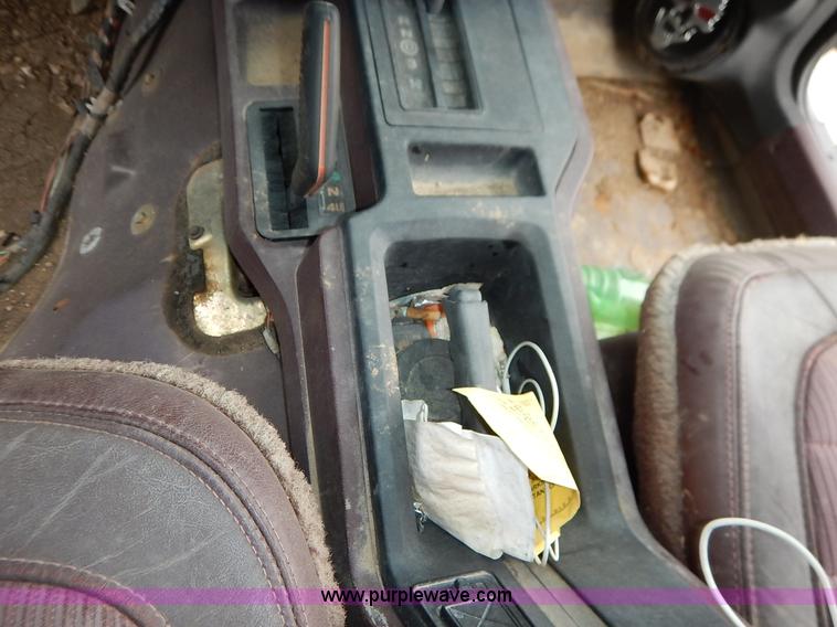 image for item K8921 1990 Jeep Wagoneer SUV