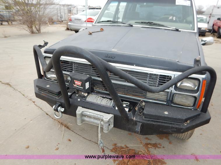 image for item K8921 1990 Jeep Wagoneer SUV