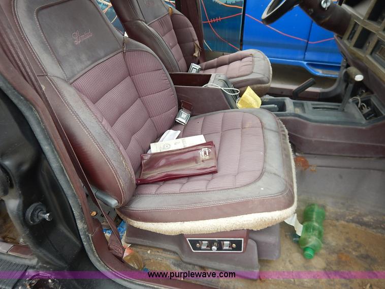 image for item K8921 1990 Jeep Wagoneer SUV