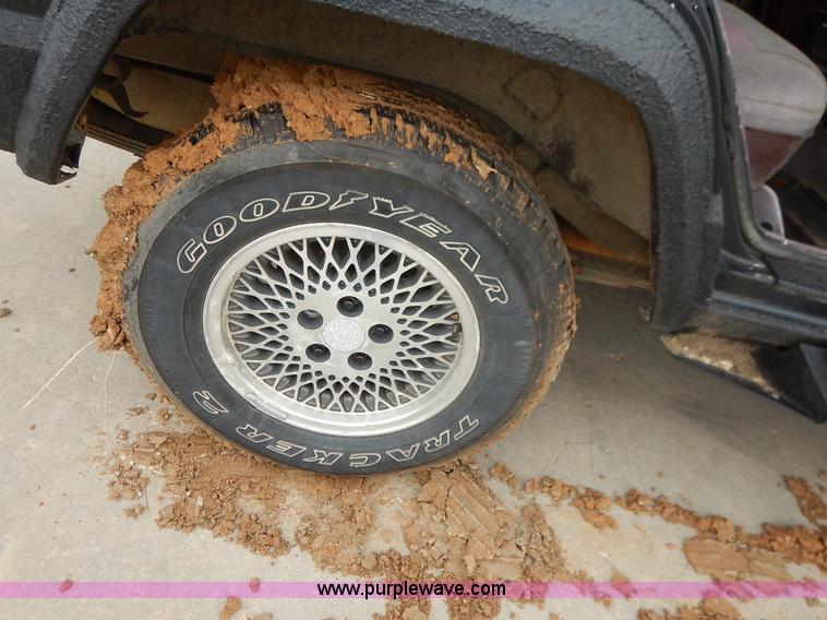 image for item K8921 1990 Jeep Wagoneer SUV