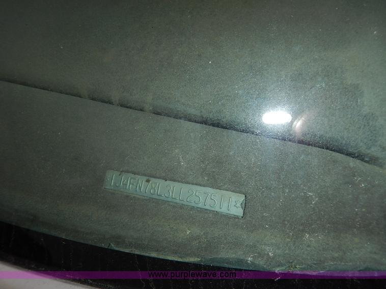 image for item K8921 1990 Jeep Wagoneer SUV