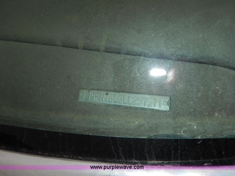 image for item K8921 1990 Jeep Wagoneer SUV